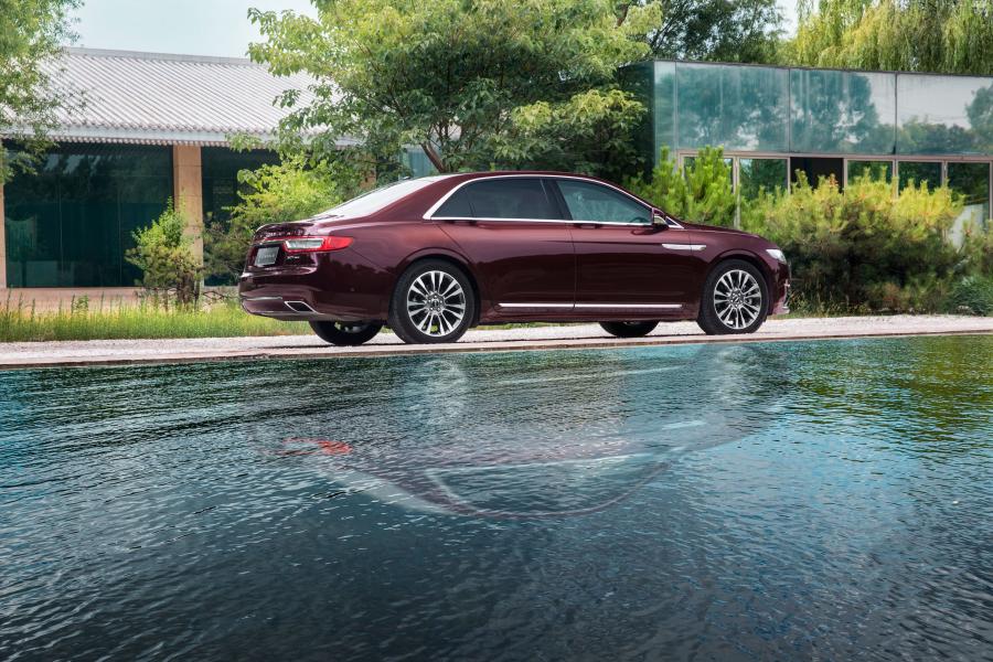  Lincoln Continental 3.0T AWD 2016 года  (CN) (фото 8 из 40)